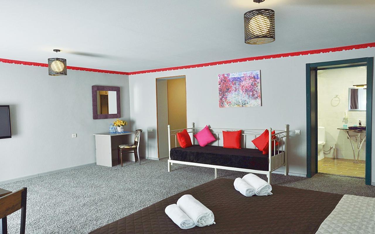 Art Hotel Claude Monet Tbiliszi Kültér fotó