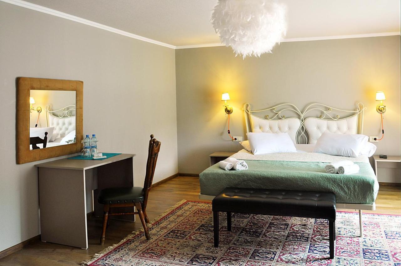 Art Hotel Claude Monet Tbiliszi Kültér fotó