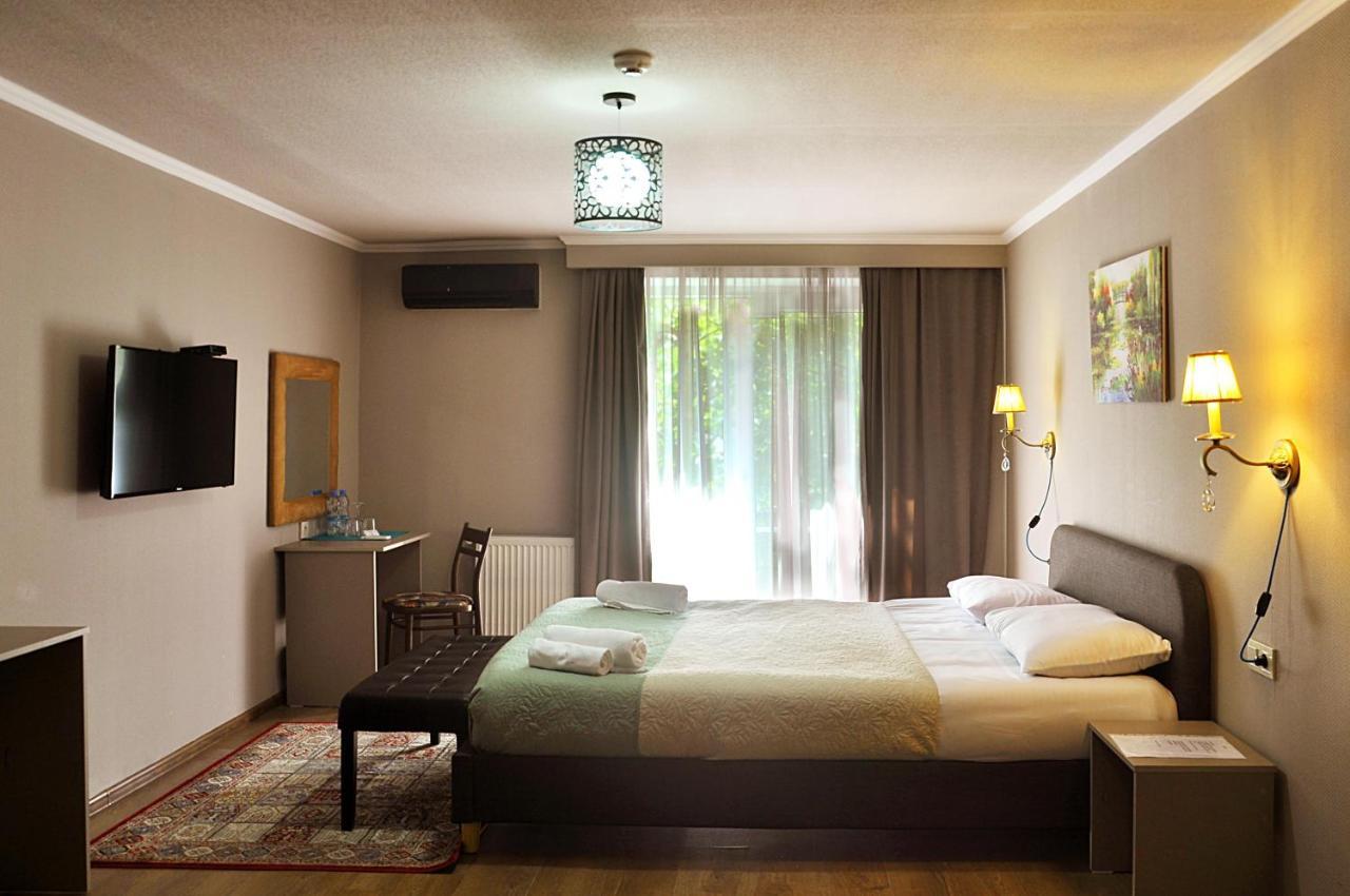 Art Hotel Claude Monet Tbiliszi Kültér fotó